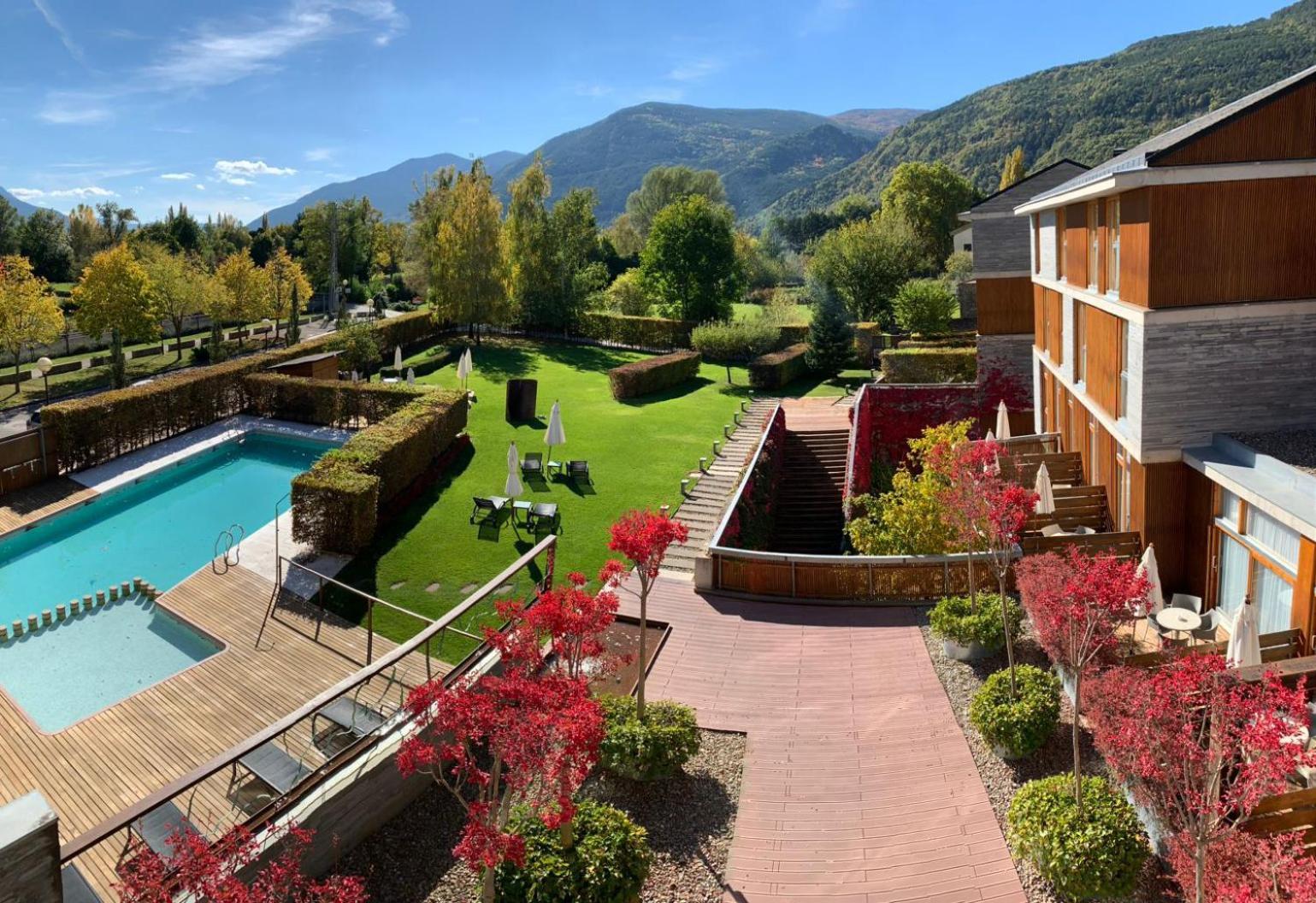 Hotel Tierra De Biescas Exteriér fotografie
